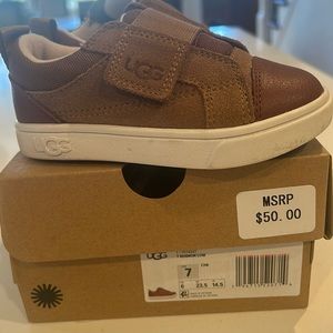 Ugg toddler Rennon low shoe. Size 7T